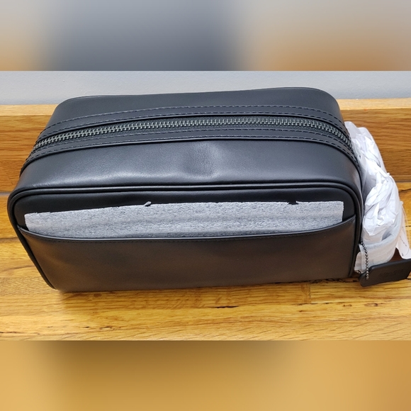 BLACK  COACH Men's Large Toiletry Kit Travel Dopp Bag NWT - Picture 2 of 4